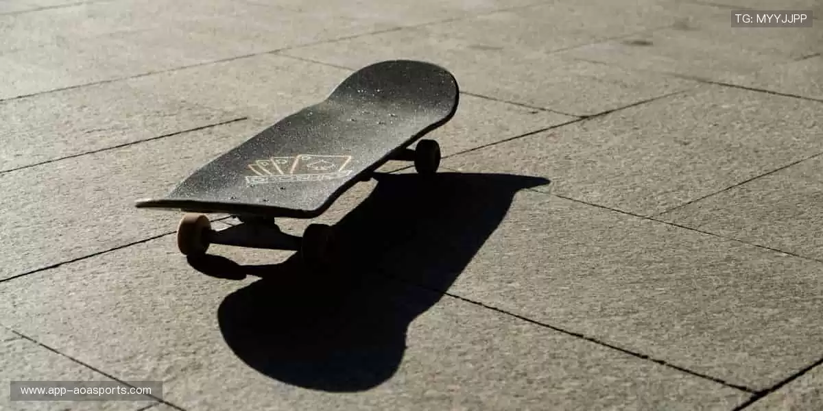 🛒周边好物，把热爱穿在身上、握在手里！🎁